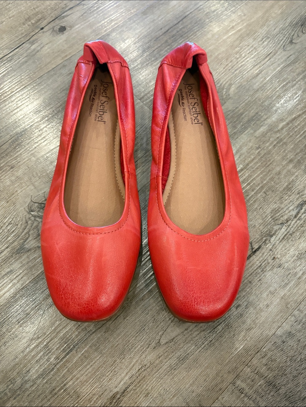 NWT Josef Seibel Bright Red Leather Slip-On Ballet Flats size 40